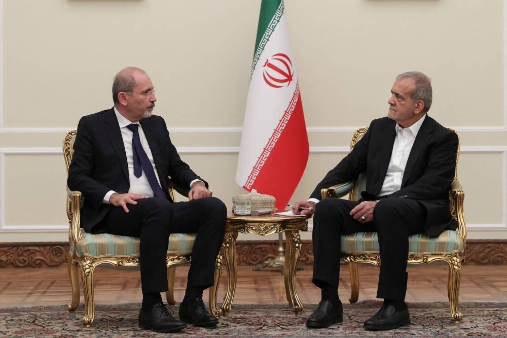 Иорданский министр иностранных дел призывает к миру в регионе