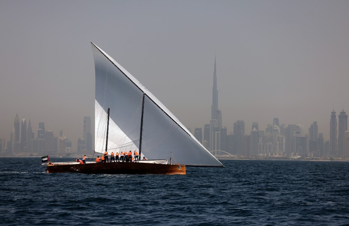 Местные 60-футовые парусники готовятся снова выйти в море