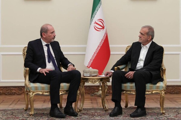 Иорданский министр иностранных дел призывает к миру в регионе