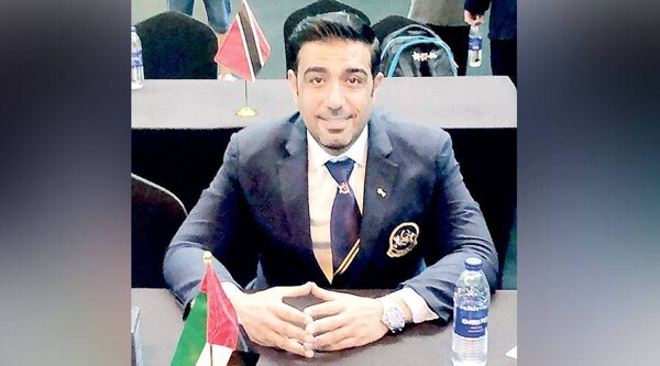 Мохаммад Шахин Аль-Хосани судит чемпионат мира по бодибилдингу